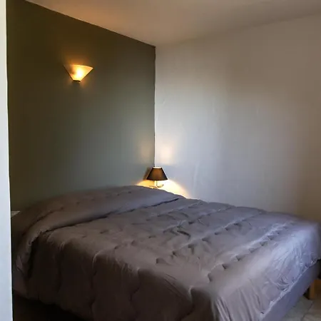 乌帕维多努酒店