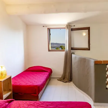 别墅 乌帕维多努酒店