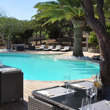 别墅 乌帕维多努酒店 *