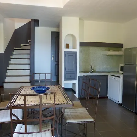 别墅 乌帕维多努酒店 *